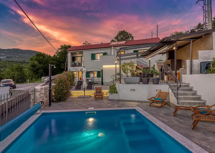 Leticija - Mit Beheiztem Pool- Sauna- Fitness & Grillplatz In By Interhome Feriehus