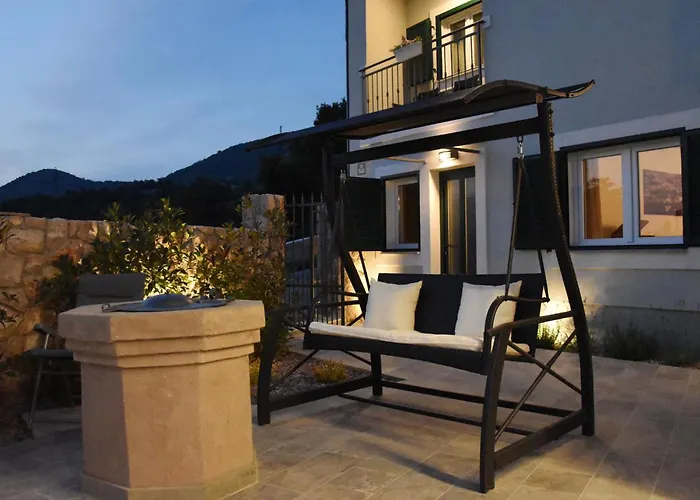 Leticija - Mit Beheiztem Pool- Sauna- Fitness & Grillplatz In By Interhome