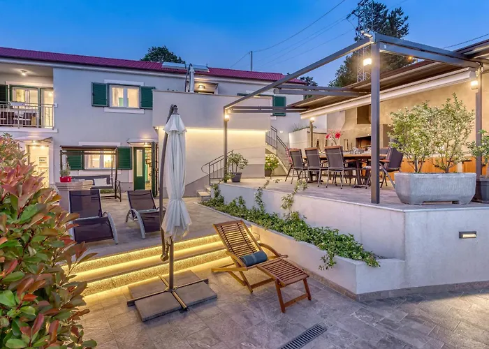 Leticija - Mit Beheiztem Pool- Sauna- Fitness & Grillplatz In By Interhome *