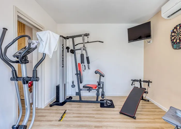 Feriehus Leticija - Mit Beheiztem Pool- Sauna- Fitness & Grillplatz In By Interhome
