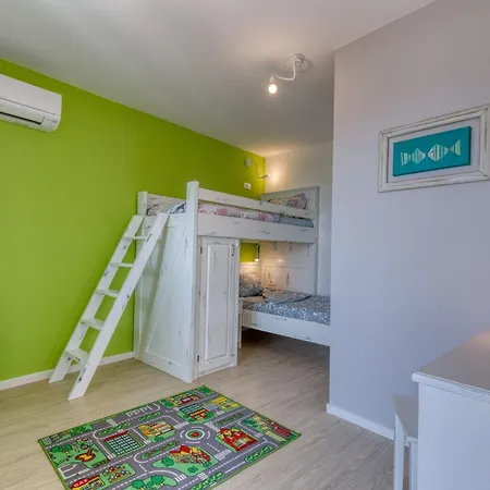 Leticija - Mit Beheiztem Pool- Sauna- Fitness & Grillplatz In By Interhome Hreljin