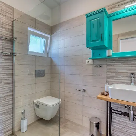 Leticija - Mit Beheiztem Pool- Sauna- Fitness & Grillplatz In By Interhome Дом отдыха Hreljin