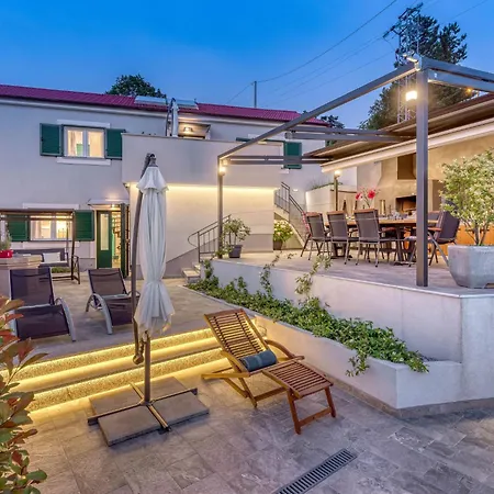 Leticija - Mit Beheiztem Pool- Sauna- Fitness & Grillplatz In By Interhome *