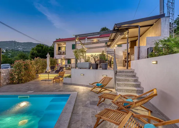 Holiday home Leticija - Mit Beheiztem Pool- Sauna- Fitness & Grillplatz In By Interhome Hreljin